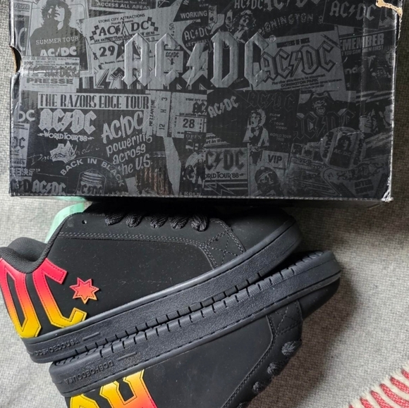 DC Shoes AC/DC Skateboarding Shoes- Size 10 - Picture 7 of 8